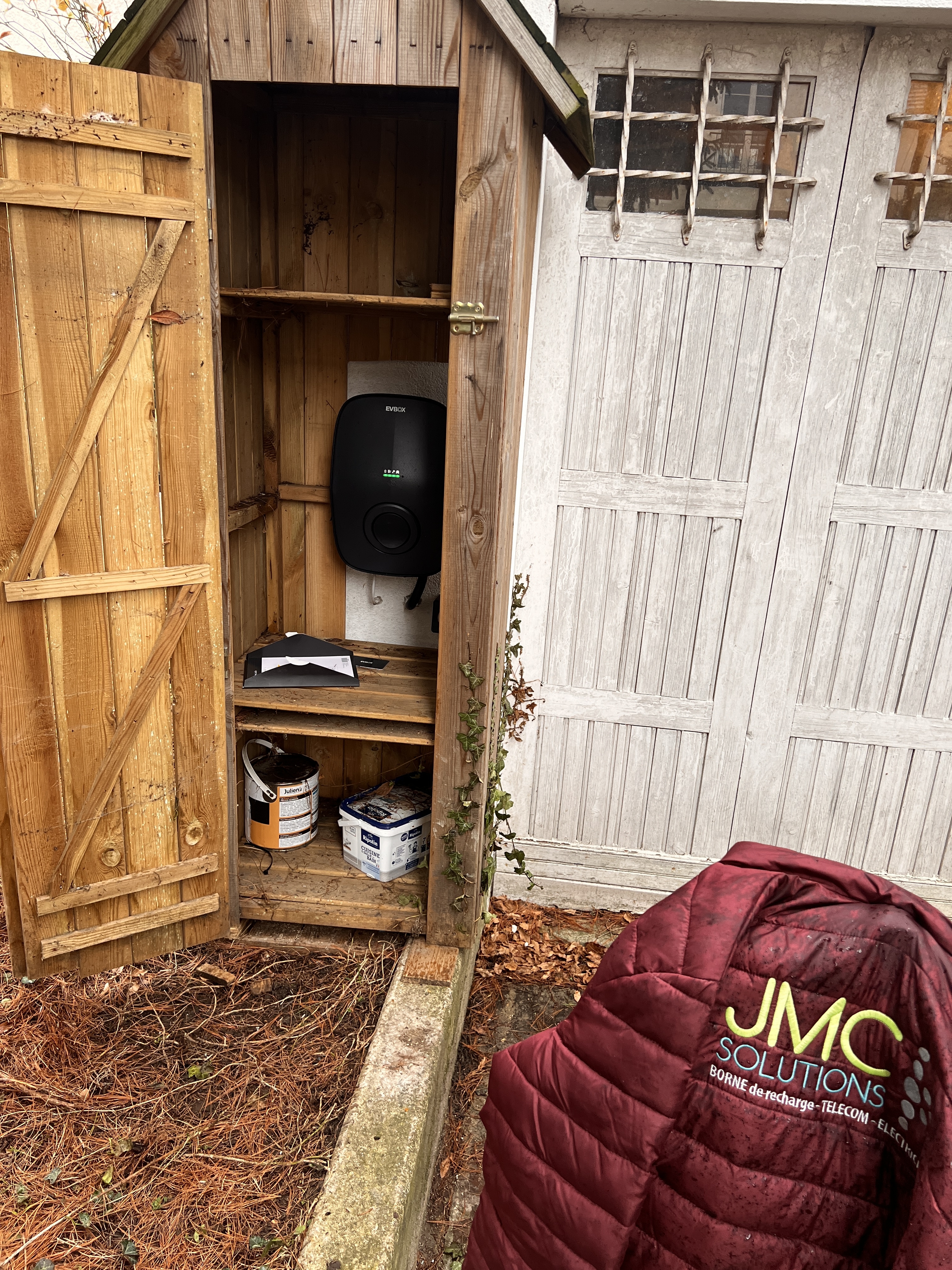 installation borne de recharge jmc solutions